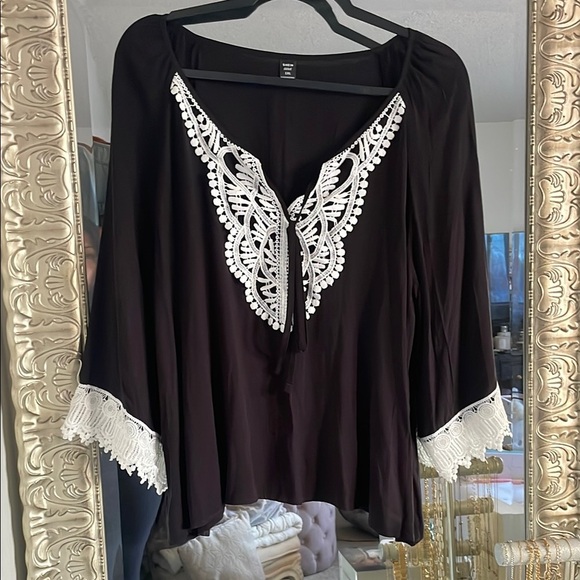 SHEIN Black Tie Front Flutter Sleeve Blouse - Picture 4 of 7